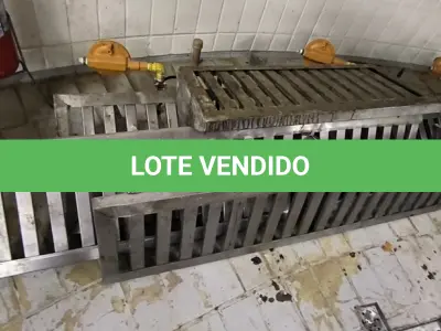 LOTE 072 - PRATELEIRAS EM INOX DIVERSOS. (NO ESTADO, NÃO SABEMOS SE FUNCIONA. LEILÃO NÃO TEM GARANTIA E NEM DEVOLUÇÃO).