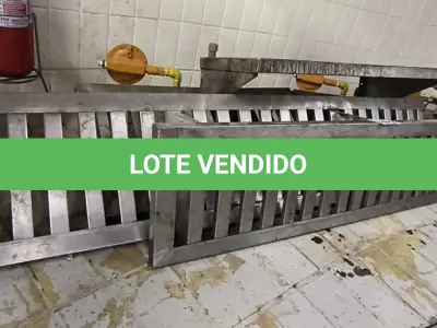LOTE 072 - PRATELEIRAS EM INOX DIVERSOS. (NO ESTADO, NÃO SABEMOS SE FUNCIONA. LEILÃO NÃO TEM GARANTIA E NEM DEVOLUÇÃO).