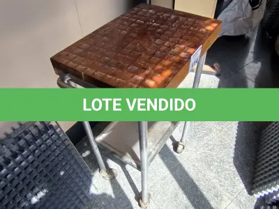 LOTE 114 - CARRINHO DE MADEIRA E INOX. (NO ESTADO, NÃO SABEMOS SE FUNCIONA. LEILÃO NÃO TEM GARANTIA E NEM DEVOLUÇÃO).