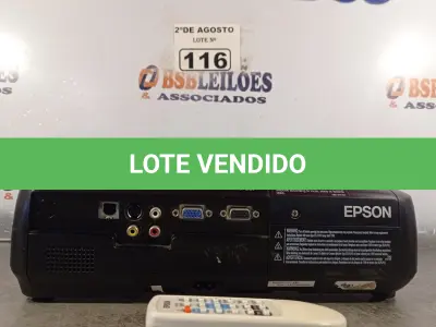 LOTE 116 - 01 PROJETOR MULTIMIDIA MARCA EPSON COM CONTROLE. (NO ESTADO) ATENÇÃO! FAZER A VISITAÇÃO ANTES DE ARREMATAR, NÃO SABEMOS SE FUNCIONA. LEILÃO NÃO TEM GARANTIA E NEM DEVOLUÇÃO, SUJEITO A POSSÍVEIS AVARIAS VISÍVEIS/OCULTAS E/OU AUSÊNCIA DE COMPONENTES.