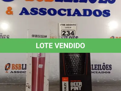 LOTE 234 - 01 GARRAFA TÉRMICA DE 500ML E 01 COPO BEER PINT. (NOVO) (NO ESTADO) ATENÇÃO! FAZER A VISITAÇÃO ANTES DE ARREMATAR, NÃO SABEMOS SE FUNCIONA. LEILÃO NÃO TEM GARANTIA E NEM DEVOLUÇÃO, SUJEITO A POSSÍVEIS AVARIAS VISÍVEIS/OCULTAS E/OU AUSÊNCIA DE COMPONENTES.
