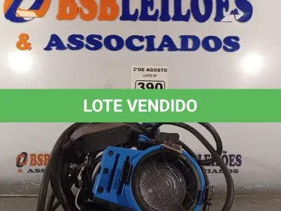 LOTE 390 - 01 REFLETOR FRESNEL ARRI 300. (NO ESTADO) ATENÇÃO! FAZER A VISITAÇÃO ANTES DE ARREMATAR, NÃO SABEMOS SE FUNCIONA. LEILÃO NÃO TEM GARANTIA E NEM DEVOLUÇÃO, SUJEITO A POSSÍVEIS AVARIAS VISÍVEIS/OCULTAS E/OU AUSÊNCIA DE COMPONENTES.