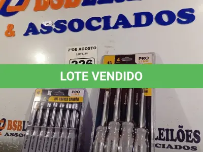 LOTE 226 - 01 LOTE COM 01 KIT CHAVE CANHÃO COM 07 PEÇAS E 01 KIT FENDA E PHILIPS COM 04 PEÇAS. (NOVO) (NO ESTADO) ATENÇÃO! FAZER A VISITAÇÃO ANTES DE ARREMATAR, NÃO SABEMOS SE FUNCIONA. LEILÃO NÃO TEM GARANTIA E NEM DEVOLUÇÃO, SUJEITO A POSSÍVEIS AVARIAS VISÍVEIS/OCULTAS E/OU AUSÊNCIA DE COMPONENTES.