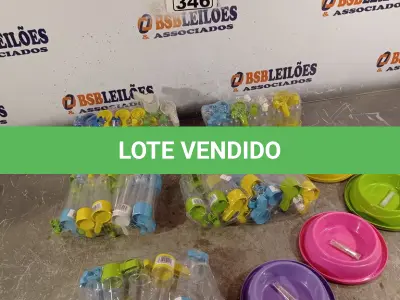 LOTE 346 - 01 LOTE COM BEBEDOUROS PARA PASSARINHO E COMEDOUROS PARA GATOS. (NO ESTADO) ATENÇÃO! FAZER A VISITAÇÃO ANTES DE ARREMATAR, NÃO SABEMOS SE FUNCIONA. LEILÃO NÃO TEM GARANTIA E NEM DEVOLUÇÃO, SUJEITO A POSSÍVEIS AVARIAS VISÍVEIS/OCULTAS E/OU AUSÊNCIA DE COMPONENTES.