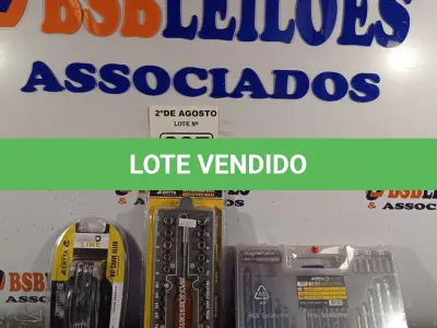 LOTE 237 - 01 KIT CHAVE ALLEN TIPO CANIVETE COM 08 PEÇAS, 01 KIT CHAVE INTERCAMBIÁVEL MULTIFUNCIONAL COM 01 CABO, 16 BITS, 01 ESTOJO E 10 SOQUETES E 01 KIT DE 300 PEÇAS PARA BROCAS DE METAL, ALVENARIA E MADEIRA. (NOVO) (NO ESTADO) ATENÇÃO! FAZER A VISITAÇÃO ANTES DE ARREMATAR, NÃO SABEMOS SE FUNCIONA. LEILÃO NÃO TEM GARANTIA E NEM DEVOLUÇÃO, SUJEITO A POSSÍVEIS AVARIAS VISÍVEIS/OCULTAS E/OU AUSÊNCIA DE COMPONENTES.