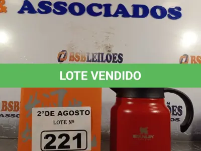 LOTE 221 - 01 JARRA TÉRMICA 1 LITRO. (NOVO) (NO ESTADO) ATENÇÃO! FAZER A VISITAÇÃO ANTES DE ARREMATAR, NÃO SABEMOS SE FUNCIONA. LEILÃO NÃO TEM GARANTIA E NEM DEVOLUÇÃO, SUJEITO A POSSÍVEIS AVARIAS VISÍVEIS/OCULTAS E/OU AUSÊNCIA DE COMPONENTES.