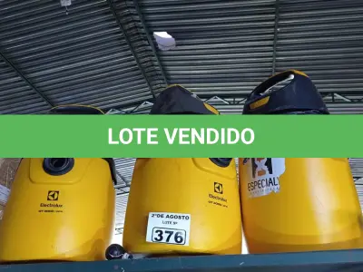 LOTE 376 - 03 ASPIRADORES DE PÓ COM AVARIAS. (NO ESTADO) ATENÇÃO! FAZER A VISITAÇÃO ANTES DE ARREMATAR, NÃO SABEMOS SE FUNCIONA. LEILÃO NÃO TEM GARANTIA E NEM DEVOLUÇÃO, SUJEITO A POSSÍVEIS AVARIAS VISÍVEIS/OCULTAS E/OU AUSÊNCIA DE COMPONENTES.