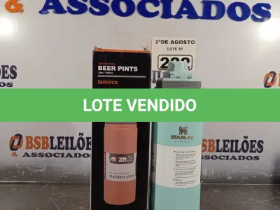 LOTE 222 - 01 GARRAFA TÉRMICA DE 800ML. (NOVO) (NO ESTADO) ATENÇÃO! FAZER A VISITAÇÃO ANTES DE ARREMATAR, NÃO SABEMOS SE FUNCIONA. LEILÃO NÃO TEM GARANTIA E NEM DEVOLUÇÃO, SUJEITO A POSSÍVEIS AVARIAS VISÍVEIS/OCULTAS E/OU AUSÊNCIA DE COMPONENTES.