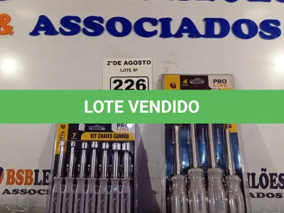 LOTE 226 - 01 LOTE COM 01 KIT CHAVE CANHÃO COM 07 PEÇAS E 01 KIT FENDA E PHILIPS COM 04 PEÇAS. (NOVO) (NO ESTADO) ATENÇÃO! FAZER A VISITAÇÃO ANTES DE ARREMATAR, NÃO SABEMOS SE FUNCIONA. LEILÃO NÃO TEM GARANTIA E NEM DEVOLUÇÃO, SUJEITO A POSSÍVEIS AVARIAS VISÍVEIS/OCULTAS E/OU AUSÊNCIA DE COMPONENTES.