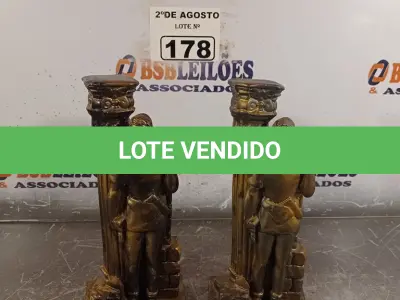 LOTE 178 - 02 ESTÁTUAS MAÇON. (NO ESTADO) ATENÇÃO! FAZER A VISITAÇÃO ANTES DE ARREMATAR, NÃO SABEMOS SE FUNCIONA. LEILÃO NÃO TEM GARANTIA E NEM DEVOLUÇÃO, SUJEITO A POSSÍVEIS AVARIAS VISÍVEIS/OCULTAS E/OU AUSÊNCIA DE COMPONENTES.