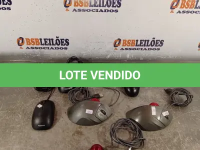 LOTE 111 - 03 TRACKBALL USB E 03 MOUSES. (NO ESTADO) ATENÇÃO! FAZER A VISITAÇÃO ANTES DE ARREMATAR, NÃO SABEMOS SE FUNCIONA. LEILÃO NÃO TEM GARANTIA E NEM DEVOLUÇÃO, SUJEITO A POSSÍVEIS AVARIAS VISÍVEIS/OCULTAS E/OU AUSÊNCIA DE COMPONENTES.