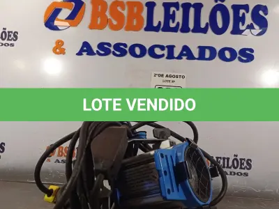 LOTE 390 - 01 REFLETOR FRESNEL ARRI 300. (NO ESTADO) ATENÇÃO! FAZER A VISITAÇÃO ANTES DE ARREMATAR, NÃO SABEMOS SE FUNCIONA. LEILÃO NÃO TEM GARANTIA E NEM DEVOLUÇÃO, SUJEITO A POSSÍVEIS AVARIAS VISÍVEIS/OCULTAS E/OU AUSÊNCIA DE COMPONENTES.