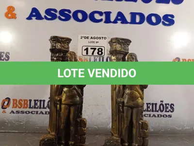 LOTE 178 - 02 ESTÁTUAS MAÇON. (NO ESTADO) ATENÇÃO! FAZER A VISITAÇÃO ANTES DE ARREMATAR, NÃO SABEMOS SE FUNCIONA. LEILÃO NÃO TEM GARANTIA E NEM DEVOLUÇÃO, SUJEITO A POSSÍVEIS AVARIAS VISÍVEIS/OCULTAS E/OU AUSÊNCIA DE COMPONENTES.