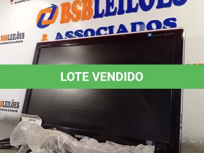 LOTE 377 - 01 MONITOR/TV MARCA SAMSUNG P2470HN. (NO ESTADO) ATENÇÃO! FAZER A VISITAÇÃO ANTES DE ARREMATAR, NÃO SABEMOS SE FUNCIONA. LEILÃO NÃO TEM GARANTIA E NEM DEVOLUÇÃO, SUJEITO A POSSÍVEIS AVARIAS VISÍVEIS/OCULTAS E/OU AUSÊNCIA DE COMPONENTES.