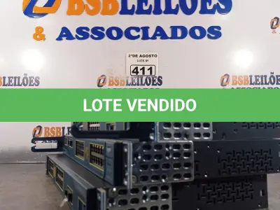 LOTE 411 - 03 SWITCHES 24 PORTAS MARCAS CISCO MODELO CATALYST 2950. (NO ESTADO) ATENÇÃO! FAZER A VISITAÇÃO ANTES DE ARREMATAR, NÃO SABEMOS SE FUNCIONA. LEILÃO NÃO TEM GARANTIA E NEM DEVOLUÇÃO, SUJEITO A POSSÍVEIS AVARIAS VISÍVEIS/OCULTAS E/OU AUSÊNCIA DE COMPONENTES.