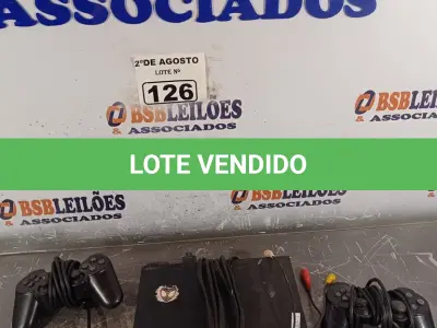 LOTE 126 - 01 PS2. (NO ESTADO) ATENÇÃO! FAZER A VISITAÇÃO ANTES DE ARREMATAR, NÃO SABEMOS SE FUNCIONA. LEILÃO NÃO TEM GARANTIA E NEM DEVOLUÇÃO, SUJEITO A POSSÍVEIS AVARIAS VISÍVEIS/OCULTAS E/OU AUSÊNCIA DE COMPONENTES.