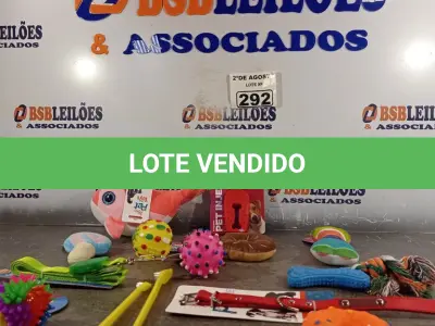 LOTE 292 - 01 LOTE COM VÁRIOS BRINQUEDOS PARA PET. (NOVO) (NO ESTADO) ATENÇÃO! FAZER A VISITAÇÃO ANTES DE ARREMATAR, NÃO SABEMOS SE FUNCIONA. LEILÃO NÃO TEM GARANTIA E NEM DEVOLUÇÃO, SUJEITO A POSSÍVEIS AVARIAS VISÍVEIS/OCULTAS E/OU AUSÊNCIA DE COMPONENTES.