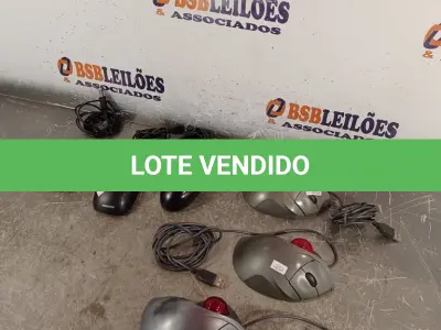 LOTE 111 - 03 TRACKBALL USB E 03 MOUSES. (NO ESTADO) ATENÇÃO! FAZER A VISITAÇÃO ANTES DE ARREMATAR, NÃO SABEMOS SE FUNCIONA. LEILÃO NÃO TEM GARANTIA E NEM DEVOLUÇÃO, SUJEITO A POSSÍVEIS AVARIAS VISÍVEIS/OCULTAS E/OU AUSÊNCIA DE COMPONENTES.
