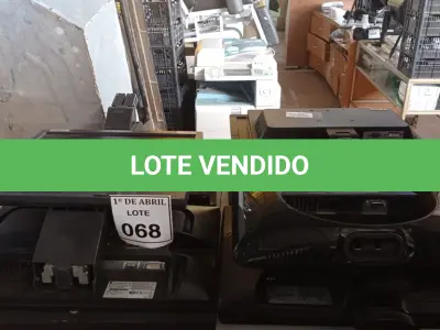 LOTE 068 - 14 MONITORES DIVERSOS. (NO ESTADO) ATENÇÃO! FAZER A VISITAÇÃO ANTES DE ARREMATAR, NÃO SABEMOS SE FUNCIONA. LEILÃO NÃO TEM GARANTIA E NEM DEVOLUÇÃO, SUJEITO A POSSÍVEIS AVARIAS VISÍVEIS/OCULTAS E/OU AUSÊNCIA DE COMPONENTES.