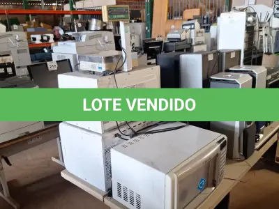 LOTE 183 - 03 MICRO-ONDAS DIVERSOS E 01 BALANÇA PEQUENA. (NO ESTADO) ATENÇÃO! FAZER A VISITAÇÃO ANTES DE ARREMATAR, NÃO SABEMOS SE FUNCIONA. LEILÃO NÃO TEM GARANTIA E NEM DEVOLUÇÃO, SUJEITO A POSSÍVEIS AVARIAS VISÍVEIS/OCULTAS E/OU AUSÊNCIA DE COMPONENTES.