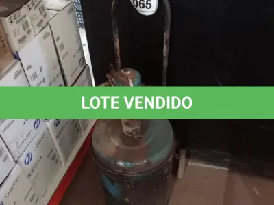 LOTE 065 - 01 GRAXEIRA PNEUMÁTICA. (NO ESTADO) ATENÇÃO! FAZER A VISITAÇÃO ANTES DE ARREMATAR, NÃO SABEMOS SE FUNCIONA. LEILÃO NÃO TEM GARANTIA E NEM DEVOLUÇÃO, SUJEITO A POSSÍVEIS AVARIAS VISÍVEIS/OCULTAS E/OU AUSÊNCIA DE COMPONENTES.