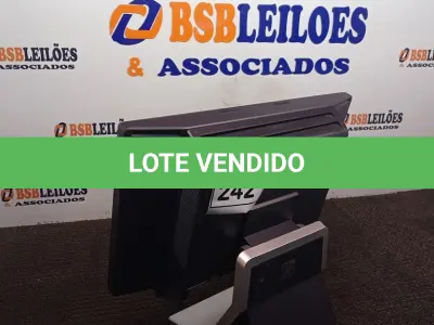 LOTE 242 - 01 ALL IN ONE ELO COM TECLADO. (NO ESTADO) ATENÇÃO! FAZER A VISITAÇÃO ANTES DE ARREMATAR, NÃO SABEMOS SE FUNCIONA. LEILÃO NÃO TEM GARANTIA E NEM DEVOLUÇÃO, SUJEITO A POSSÍVEIS AVARIAS VISÍVEIS/OCULTAS E/OU AUSÊNCIA DE COMPONENTES.