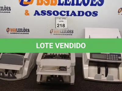 LOTE 218 - 03 CONTADORAS DE CÉDULAS. (NO ESTADO) ATENÇÃO! FAZER A VISITAÇÃO ANTES DE ARREMATAR, NÃO SABEMOS SE FUNCIONA. LEILÃO NÃO TEM GARANTIA E NEM DEVOLUÇÃO, SUJEITO A POSSÍVEIS AVARIAS VISÍVEIS/OCULTAS E/OU AUSÊNCIA DE COMPONENTES.