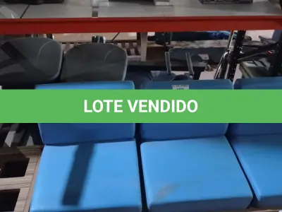 LOTE 351 - 01 BANCO EM MADEIRA COM 03 ACENTOS. (NO ESTADO) ATENÇÃO! FAZER A VISITAÇÃO ANTES DE ARREMATAR, NÃO SABEMOS SE FUNCIONA. LEILÃO NÃO TEM GARANTIA E NEM DEVOLUÇÃO, SUJEITO A POSSÍVEIS AVARIAS VISÍVEIS/OCULTAS E/OU AUSÊNCIA DE COMPONENTES.