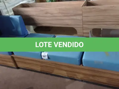 LOTE 367 - 01 BANCO EM MADEIRA COM 03 ACENTOS E 01 ARMÁRIO 02 PORTAS EM MADEIRA.  (NO ESTADO) ATENÇÃO! FAZER A VISITAÇÃO ANTES DE ARREMATAR, NÃO SABEMOS SE FUNCIONA. LEILÃO NÃO TEM GARANTIA E NEM DEVOLUÇÃO, SUJEITO A POSSÍVEIS AVARIAS VISÍVEIS/OCULTAS E/OU AUSÊNCIA DE COMPONENTES.