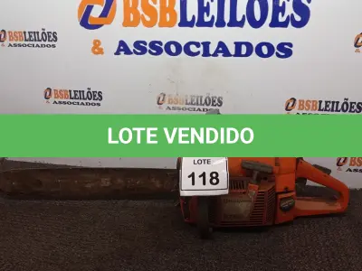 LOTE 118 - 01 MOTOSSERRA A GASOLINA HUSQUEVANE. (NO ESTADO) ATENÇÃO! FAZER A VISITAÇÃO ANTES DE ARREMATAR, NÃO SABEMOS SE FUNCIONA. LEILÃO NÃO TEM GARANTIA E NEM DEVOLUÇÃO, SUJEITO A POSSÍVEIS AVARIAS VISÍVEIS/OCULTAS E/OU AUSÊNCIA DE COMPONENTES.