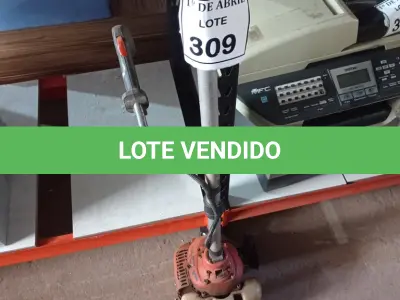 LOTE 309 - 01 ROÇADEIRA A GASOLINA COM AVARIAS. (NO ESTADO) ATENÇÃO! FAZER A VISITAÇÃO ANTES DE ARREMATAR, NÃO SABEMOS SE FUNCIONA. LEILÃO NÃO TEM GARANTIA E NEM DEVOLUÇÃO, SUJEITO A POSSÍVEIS AVARIAS VISÍVEIS/OCULTAS E/OU AUSÊNCIA DE COMPONENTES.