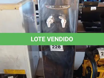 LOTE 228 - 01 BEBEDOURO TIPO GARRAFÃO. (NO ESTADO) ATENÇÃO! FAZER A VISITAÇÃO ANTES DE ARREMATAR, NÃO SABEMOS SE FUNCIONA. LEILÃO NÃO TEM GARANTIA E NEM DEVOLUÇÃO, SUJEITO A POSSÍVEIS AVARIAS VISÍVEIS/OCULTAS E/OU AUSÊNCIA DE COMPONENTES.