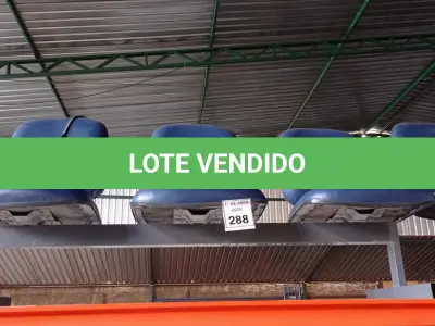 LOTE 288 - 01 LONGARINA 03 LUGARES. (NO ESTADO) ATENÇÃO! FAZER A VISITAÇÃO ANTES DE ARREMATAR, NÃO SABEMOS SE FUNCIONA. LEILÃO NÃO TEM GARANTIA E NEM DEVOLUÇÃO, SUJEITO A POSSÍVEIS AVARIAS VISÍVEIS/OCULTAS E/OU AUSÊNCIA DE COMPONENTES.