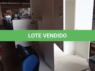 LOTE 280 - 01 MESA EM MADEIRA ,02 ARMÁRIOS E 02 CADEIRAS PARA ESCRITÓRIO. (NO ESTADO) ATENÇÃO! FAZER A VISITAÇÃO ANTES DE ARREMATAR, NÃO SABEMOS SE FUNCIONA. LEILÃO NÃO TEM GARANTIA E NEM DEVOLUÇÃO, SUJEITO A POSSÍVEIS AVARIAS VISÍVEIS/OCULTAS E/OU AUSÊNCIA DE COMPONENTES.