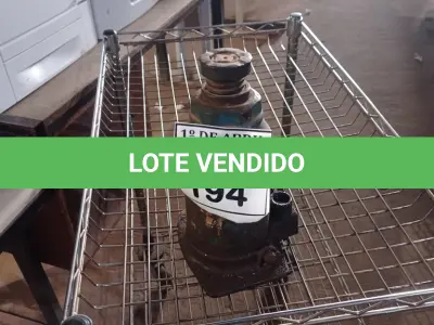 LOTE 194 - 01 MACACO GARRAFÃO. (NO ESTADO) ATENÇÃO! FAZER A VISITAÇÃO ANTES DE ARREMATAR, NÃO SABEMOS SE FUNCIONA. LEILÃO NÃO TEM GARANTIA E NEM DEVOLUÇÃO, SUJEITO A POSSÍVEIS AVARIAS VISÍVEIS/OCULTAS E/OU AUSÊNCIA DE COMPONENTES.