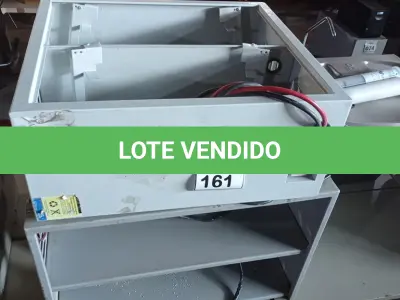 LOTE 161 - 03 BANCOS PARA BATERIA. (NO ESTADO) ATENÇÃO! FAZER A VISITAÇÃO ANTES DE ARREMATAR, NÃO SABEMOS SE FUNCIONA. LEILÃO NÃO TEM GARANTIA E NEM DEVOLUÇÃO, SUJEITO A POSSÍVEIS AVARIAS VISÍVEIS/OCULTAS E/OU AUSÊNCIA DE COMPONENTES.