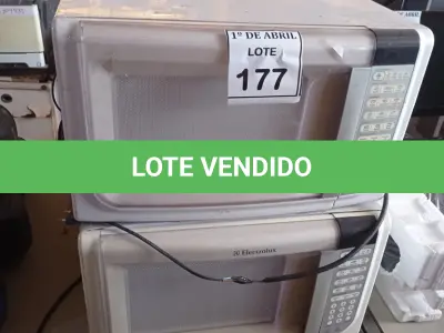 LOTE 177 - 04 MICRO ONDAS DIVERSOS. (NO ESTADO) ATENÇÃO! FAZER A VISITAÇÃO ANTES DE ARREMATAR, NÃO SABEMOS SE FUNCIONA. LEILÃO NÃO TEM GARANTIA E NEM DEVOLUÇÃO, SUJEITO A POSSÍVEIS AVARIAS VISÍVEIS/OCULTAS E/OU AUSÊNCIA DE COMPONENTES.