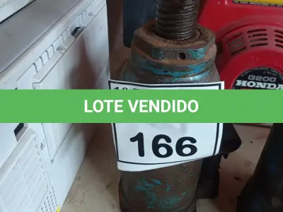 LOTE 166 - 01 MACACO GARRAFÃO. (NO ESTADO) ATENÇÃO! FAZER A VISITAÇÃO ANTES DE ARREMATAR, NÃO SABEMOS SE FUNCIONA. LEILÃO NÃO TEM GARANTIA E NEM DEVOLUÇÃO, SUJEITO A POSSÍVEIS AVARIAS VISÍVEIS/OCULTAS E/OU AUSÊNCIA DE COMPONENTES.