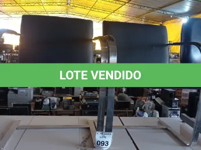 LOTE 093 - 02 CADEIRAS PARA ESCRITÓRIO EM CORINHO. (NO ESTADO) ATENÇÃO! FAZER A VISITAÇÃO ANTES DE ARREMATAR, NÃO SABEMOS SE FUNCIONA. LEILÃO NÃO TEM GARANTIA E NEM DEVOLUÇÃO, SUJEITO A POSSÍVEIS AVARIAS VISÍVEIS/OCULTAS E/OU AUSÊNCIA DE COMPONENTES.