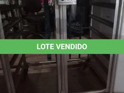 LOTE 346 - 01 CARRINHO PARA BANDEJAS EM INOX. (NO ESTADO) ATENÇÃO! FAZER A VISITAÇÃO ANTES DE ARREMATAR, NÃO SABEMOS SE FUNCIONA. LEILÃO NÃO TEM GARANTIA E NEM DEVOLUÇÃO, SUJEITO A POSSÍVEIS AVARIAS VISÍVEIS/OCULTAS E/OU AUSÊNCIA DE COMPONENTES.