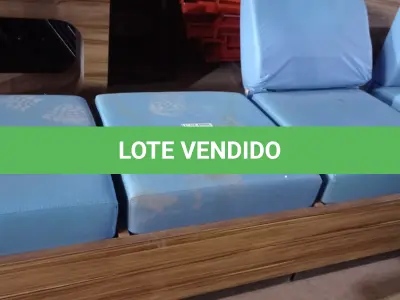 LOTE 369 - 01 BANCO EM MADEIRA COM 03 ACENTOS. (NO ESTADO) ATENÇÃO! FAZER A VISITAÇÃO ANTES DE ARREMATAR, NÃO SABEMOS SE FUNCIONA. LEILÃO NÃO TEM GARANTIA E NEM DEVOLUÇÃO, SUJEITO A POSSÍVEIS AVARIAS VISÍVEIS/OCULTAS E/OU AUSÊNCIA DE COMPONENTES.