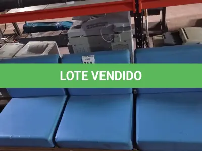 LOTE 354 - 01 BANCO EM MADEIRA COM 03 ACENTOS. (NO ESTADO) ATENÇÃO! FAZER A VISITAÇÃO ANTES DE ARREMATAR, NÃO SABEMOS SE FUNCIONA. LEILÃO NÃO TEM GARANTIA E NEM DEVOLUÇÃO, SUJEITO A POSSÍVEIS AVARIAS VISÍVEIS/OCULTAS E/OU AUSÊNCIA DE COMPONENTES.