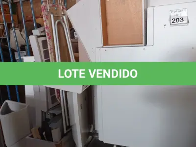 LOTE 203 - 01 LOTE COM MÓVEIS DESMONTADOS E GAVETEIROS. (NO ESTADO) ATENÇÃO! FAZER A VISITAÇÃO ANTES DE ARREMATAR, NÃO SABEMOS SE FUNCIONA. LEILÃO NÃO TEM GARANTIA E NEM DEVOLUÇÃO, SUJEITO A POSSÍVEIS AVARIAS VISÍVEIS/OCULTAS E/OU AUSÊNCIA DE COMPONENTES.