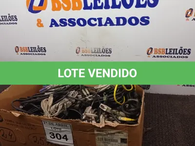 LOTE 304 - 01 LOTE COM CABOS DIVERSOS. (NO ESTADO) ATENÇÃO! FAZER A VISITAÇÃO ANTES DE ARREMATAR, NÃO SABEMOS SE FUNCIONA. LEILÃO NÃO TEM GARANTIA E NEM DEVOLUÇÃO, SUJEITO A POSSÍVEIS AVARIAS VISÍVEIS/OCULTAS E/OU AUSÊNCIA DE COMPONENTES.