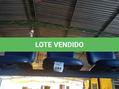 LOTE 084 - 01 LONGARINA 3 LUGARES. (NO ESTADO) ATENÇÃO! FAZER A VISITAÇÃO ANTES DE ARREMATAR, NÃO SABEMOS SE FUNCIONA. LEILÃO NÃO TEM GARANTIA E NEM DEVOLUÇÃO, SUJEITO A POSSÍVEIS AVARIAS VISÍVEIS/OCULTAS E/OU AUSÊNCIA DE COMPONENTES.