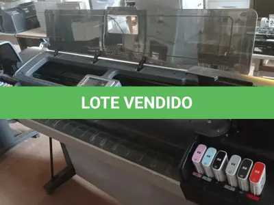 LOTE 274 - 01 PLOTTER HP DESIGNJET Z3200PS PHOTO. (NO ESTADO) ATENÇÃO! FAZER A VISITAÇÃO ANTES DE ARREMATAR, NÃO SABEMOS SE FUNCIONA. LEILÃO NÃO TEM GARANTIA E NEM DEVOLUÇÃO, SUJEITO A POSSÍVEIS AVARIAS VISÍVEIS/OCULTAS E/OU AUSÊNCIA DE COMPONENTES.