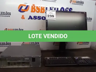 LOTE 239 - 01 CPU LENOVO, 01 MONITOR E TECLADO. (NO ESTADO) ATENÇÃO! FAZER A VISITAÇÃO ANTES DE ARREMATAR, NÃO SABEMOS SE FUNCIONA. LEILÃO NÃO TEM GARANTIA E NEM DEVOLUÇÃO, SUJEITO A POSSÍVEIS AVARIAS VISÍVEIS/OCULTAS E/OU AUSÊNCIA DE COMPONENTES.