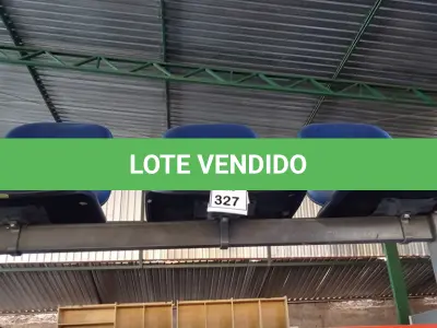LOTE 327 - 01 LONGARINA 03 LUGARES. (NO ESTADO) ATENÇÃO! FAZER A VISITAÇÃO ANTES DE ARREMATAR, NÃO SABEMOS SE FUNCIONA. LEILÃO NÃO TEM GARANTIA E NEM DEVOLUÇÃO, SUJEITO A POSSÍVEIS AVARIAS VISÍVEIS/OCULTAS E/OU AUSÊNCIA DE COMPONENTES.