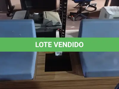 LOTE 359 - 01 BANCO EM MADEIRA COM 02 ACENTOS. (NO ESTADO) ATENÇÃO! FAZER A VISITAÇÃO ANTES DE ARREMATAR, NÃO SABEMOS SE FUNCIONA. LEILÃO NÃO TEM GARANTIA E NEM DEVOLUÇÃO, SUJEITO A POSSÍVEIS AVARIAS VISÍVEIS/OCULTAS E/OU AUSÊNCIA DE COMPONENTES.