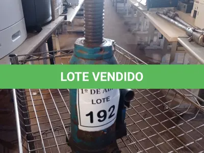 LOTE 192 - 01 MACACO GARRAFÃO. (NO ESTADO) ATENÇÃO! FAZER A VISITAÇÃO ANTES DE ARREMATAR, NÃO SABEMOS SE FUNCIONA. LEILÃO NÃO TEM GARANTIA E NEM DEVOLUÇÃO, SUJEITO A POSSÍVEIS AVARIAS VISÍVEIS/OCULTAS E/OU AUSÊNCIA DE COMPONENTES.